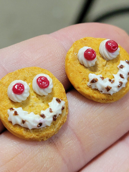 Funny face pancake earrings