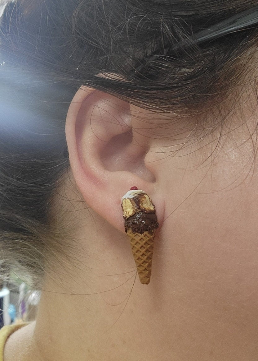 Customizable double scoop stud earrings