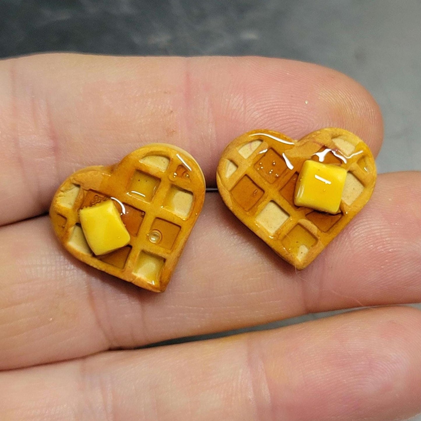 Heart shaped waffle stud earrings