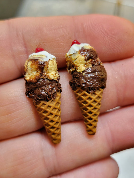 Customizable double scoop stud earrings