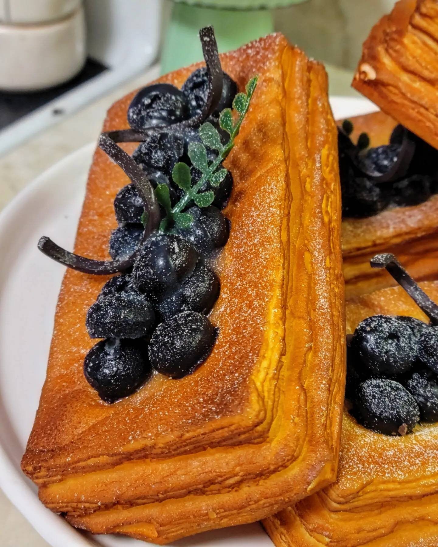 Zero calorie faux blueberry pastry