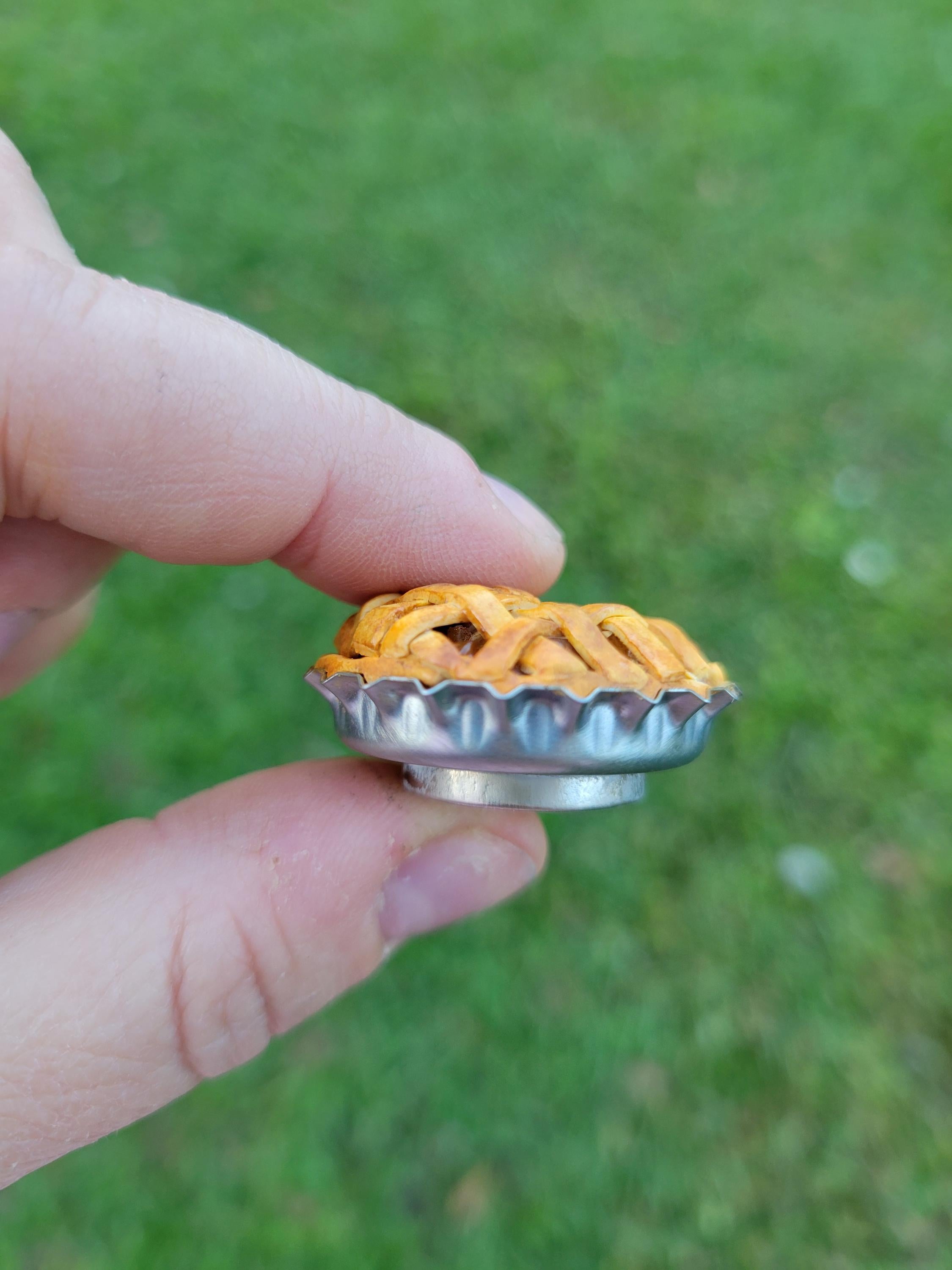 Apple pie fridge magnets