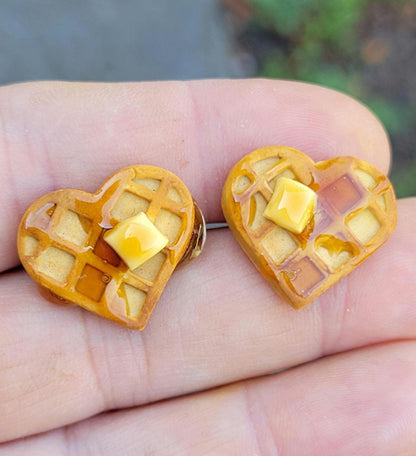 Heart shaped waffle stud earrings