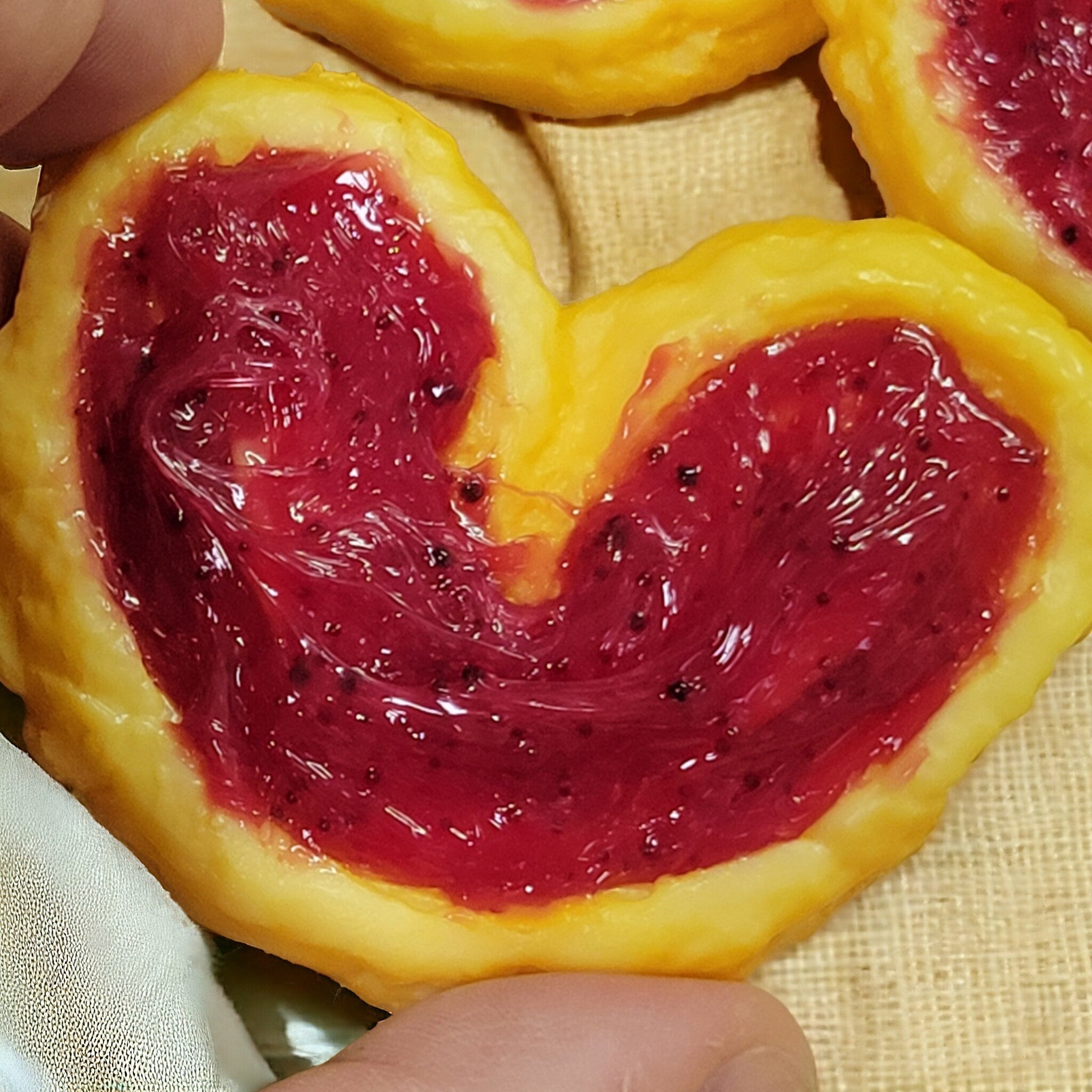 Zero calorie faux strawberry linzer cookies (set of 3)
