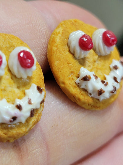 Funny face pancake earrings