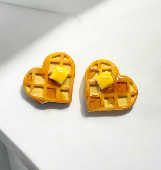 Heart shaped waffle stud earrings