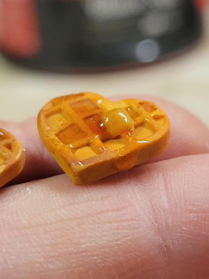 Heart shaped waffle stud earrings