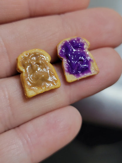Peanut butter and jelly stud earrings - bread slices