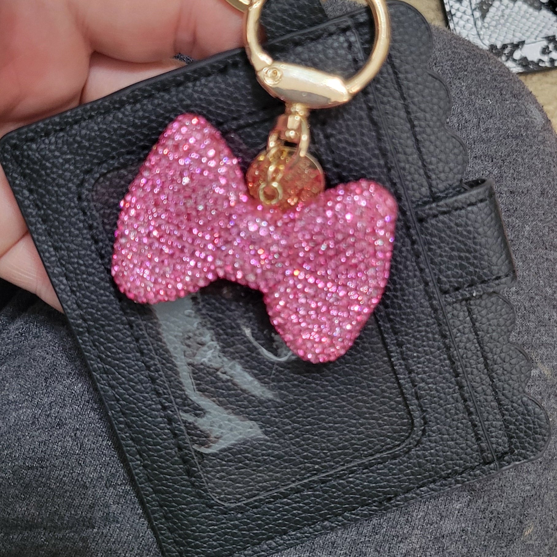 Card holder with glitter bow keychain
