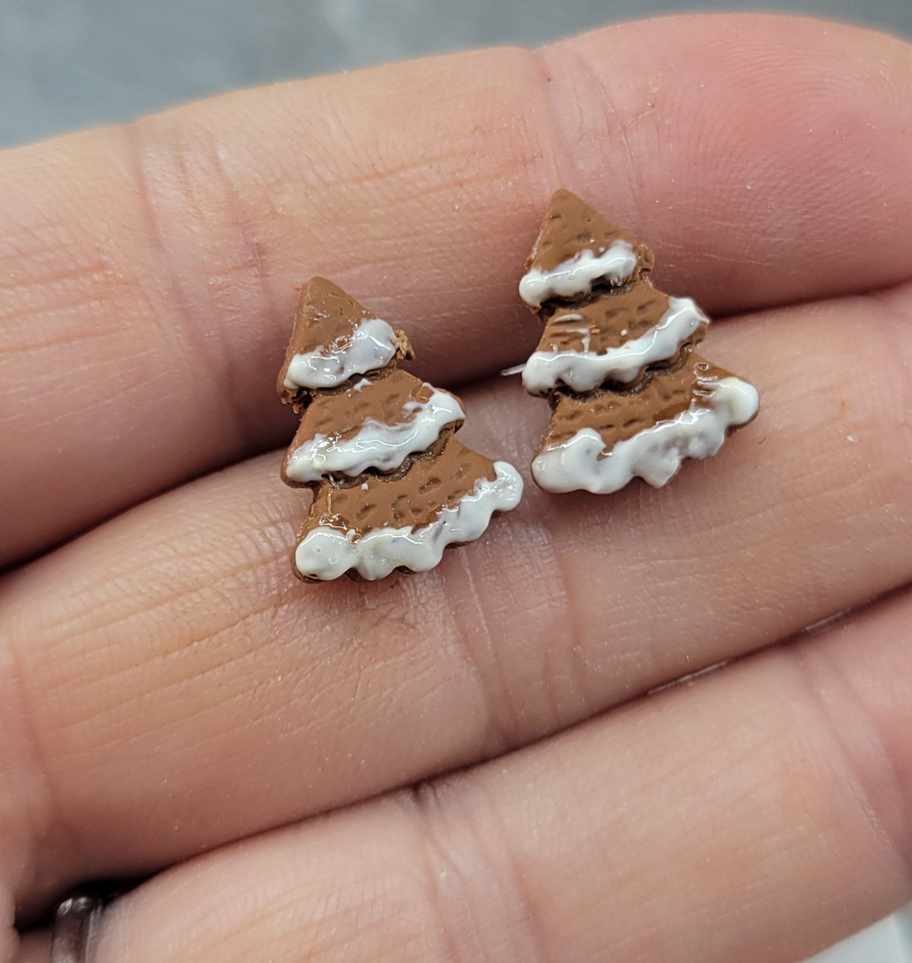 Iced gingerbread cookie tree stud earrings